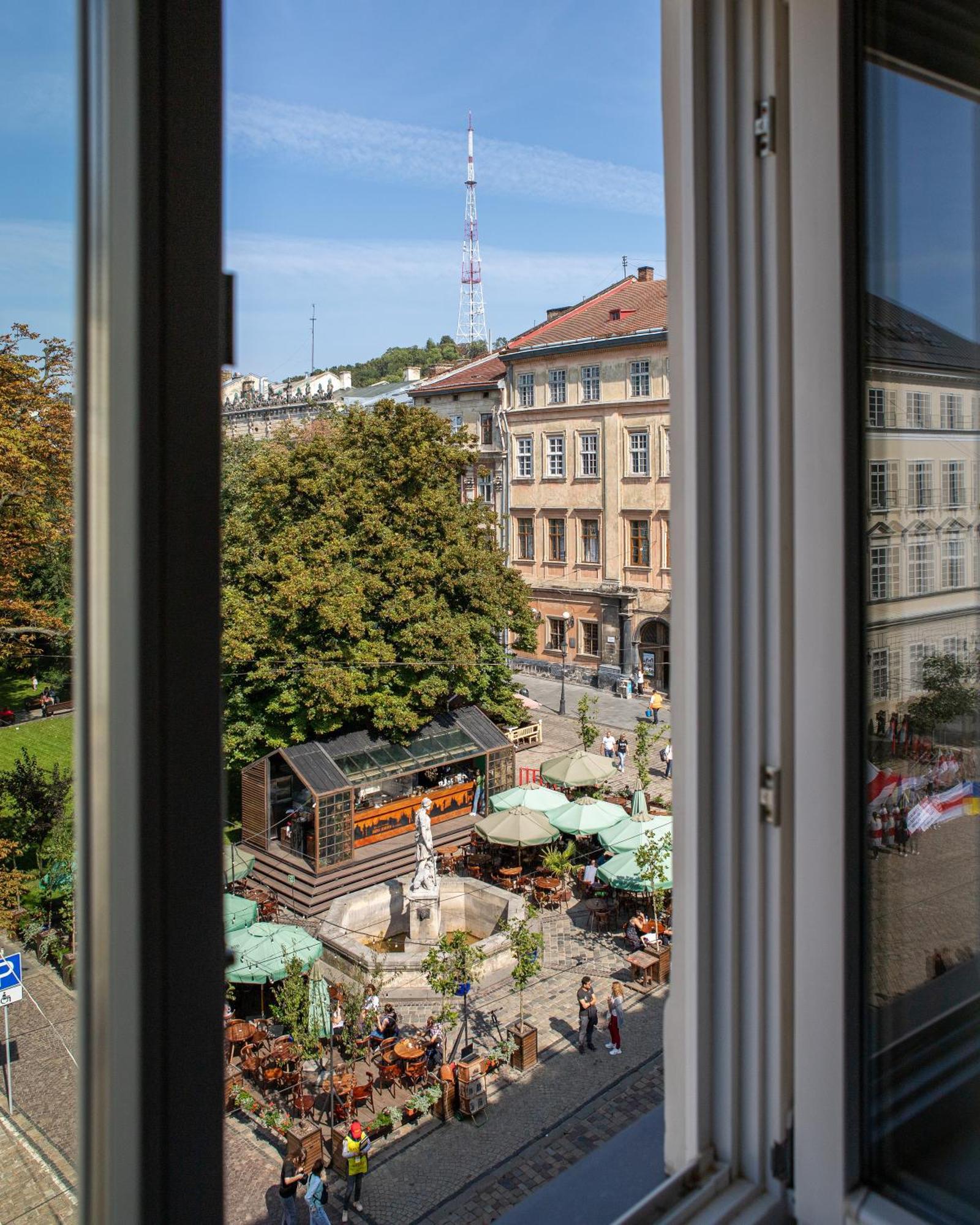 ホテル On The Square リヴィウ 部屋 写真